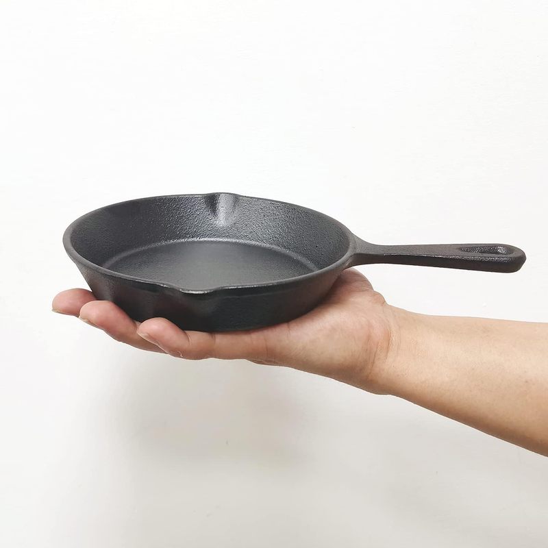 Padella in ghisa da 6 pollici, - Skillet Cast Iron Camp recensione e prezzo